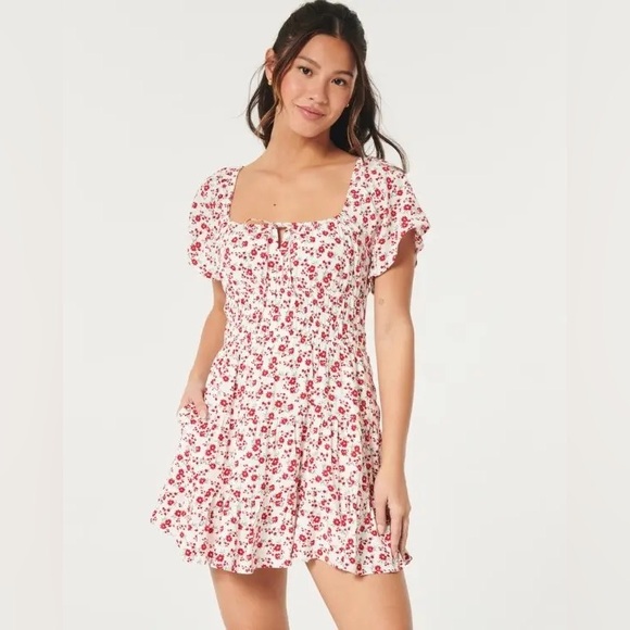 Hollister Dresses & Skirts - NWT Hollister Red Floral Open Back Channeled Skort Dress Size Medium